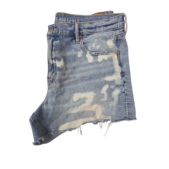 American Eagle Strigid Relaxed Distressed Denim Shorts – Blue – Size 14 - Picture 3 of 7